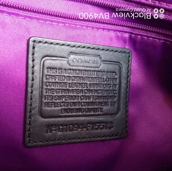 Coach Signature Logo  Excellent Condition - Picture 4 of 5